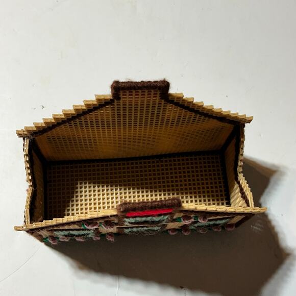 Vintage Handmade Plastic Canvas Yarn Cottage House letter mail coaster Decor - Picture 3 of 14